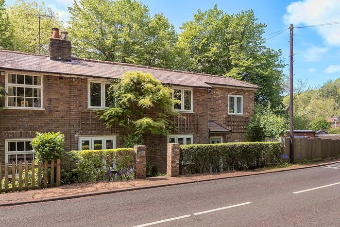 4 Bedroom Semi-Detached House For Sale In Lemsford Village, Lemsford, Welwyn Garden City, Hertfordshire, AL8