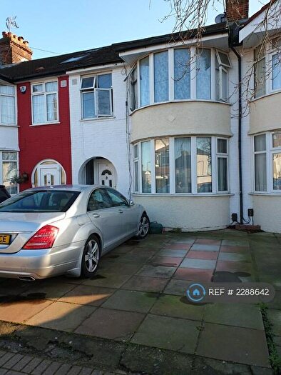 2 Bedroom Flat To Rent In Elmcroft Gardens, London, NW9