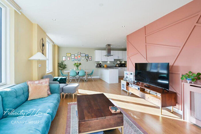 3 Bedroom Apartment For Sale In Cavendish Square, London, E16