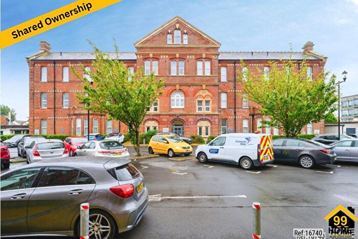 2 Bedroom Apartment For Sale In Finchdean Gardens, Portsmouth, Hampshire, PO3