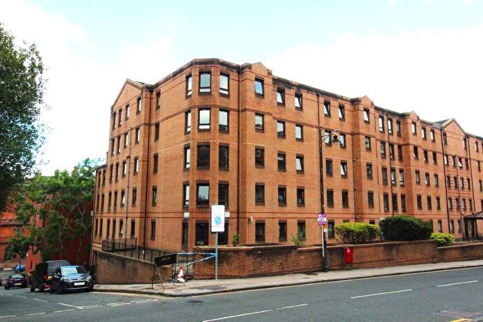 2 Bedroom Flat To Rent In West Graham Street, Glasgow, G4