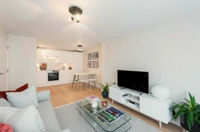 1 Bedroom Flat To Rent In Great Portland Street, Fitzrovia, London, W1W