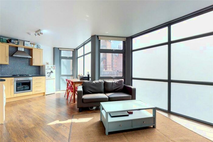 2 Bedroom Apartment To Rent In Gunthorpe Street, Aldgate, London, E1