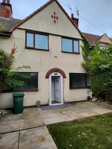 3 Bedroom Terraced House To Rent In The Crescent, Doncaster, DN6