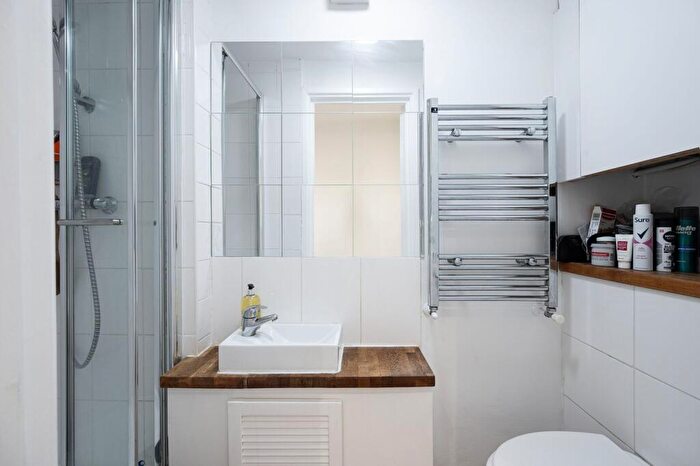 4 Bedroom House For Sale In Danesdale Road, Victoria Park, London, E9