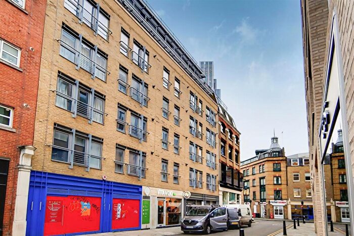 1 Bedroom Flat To Rent In - Steward Street, London, E1