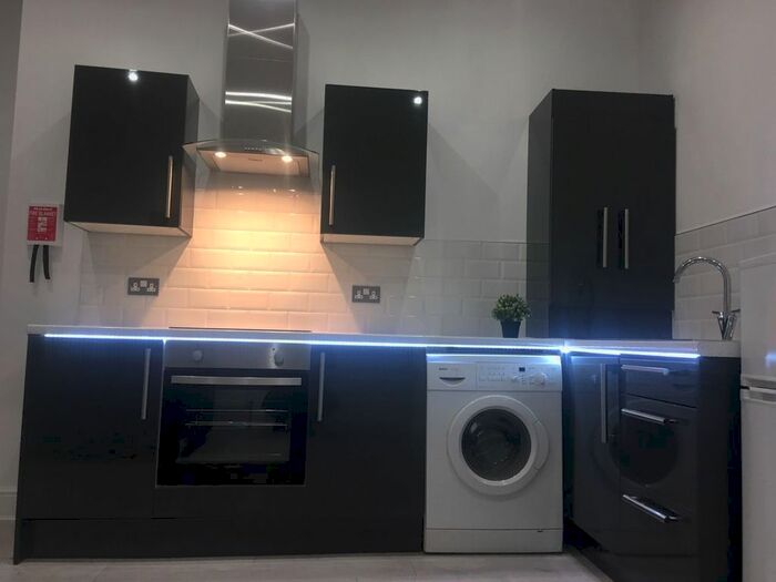 2 Bedroom Flat To Rent In Lilley Road, Liverpool, L7