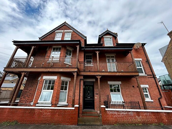 2 Bedroom Flat To Rent In Chandos Road, Broadstairs, Kent, CT10