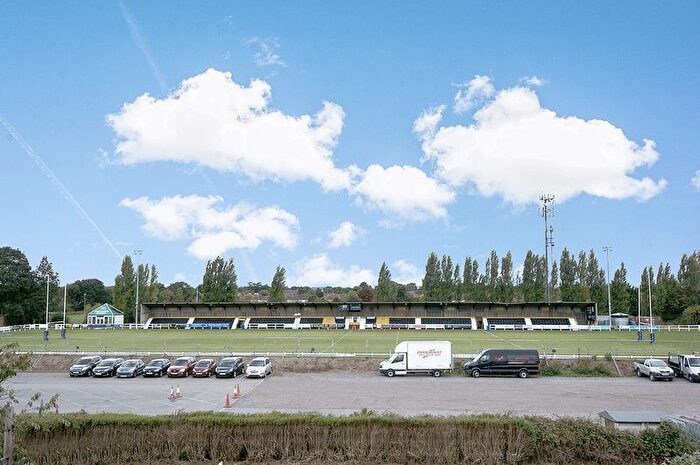 2 Bedroom Flat To Rent In Rugby View House, Walton-On-Thames, KT12