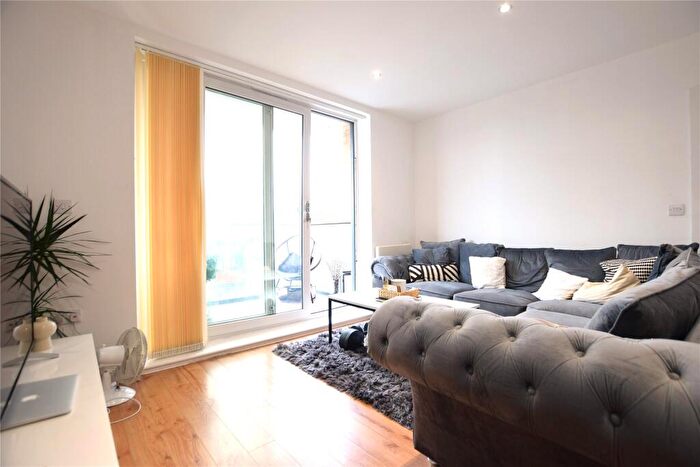 1 Bedroom Apartment To Rent In Cygnet House, Drake Way, Reading, Berkshire, RG2