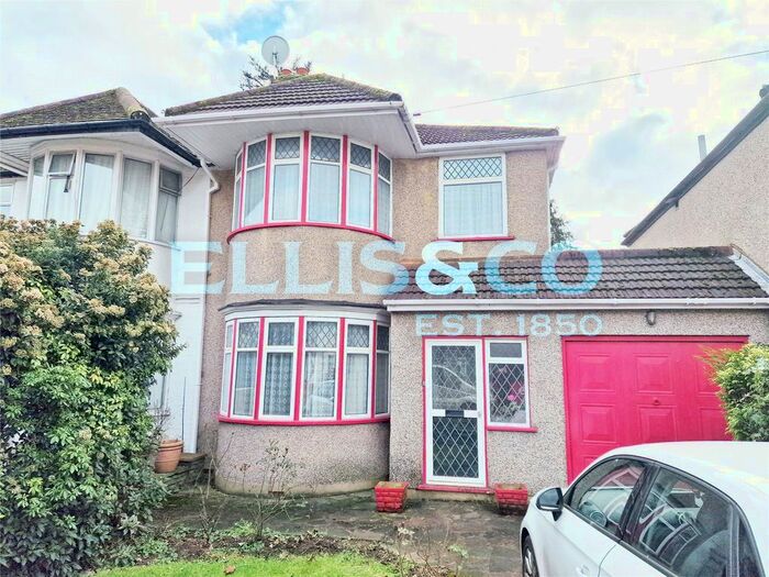 3 Bedroom Detached House To Rent In Long Elmes, Harrow, HA3