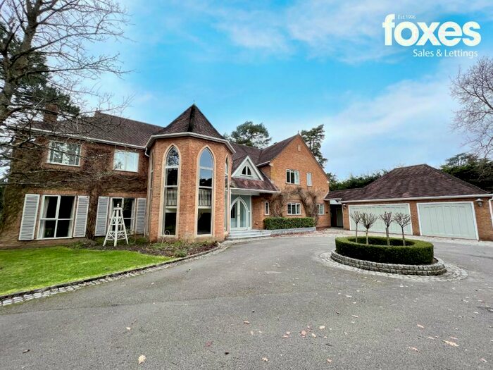 4 Bedroom Detached House To Rent In Lawrence Drive, Poole, Dorset, BH13