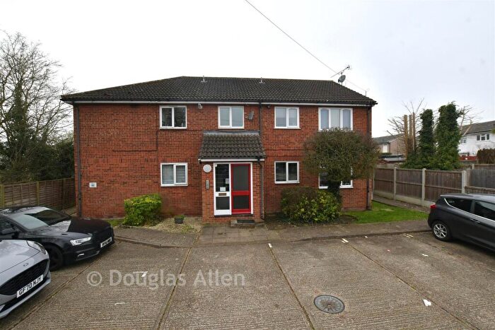 1 Bedroom Flat For Sale In Haslemere Road, Wickford, Essex, SS11