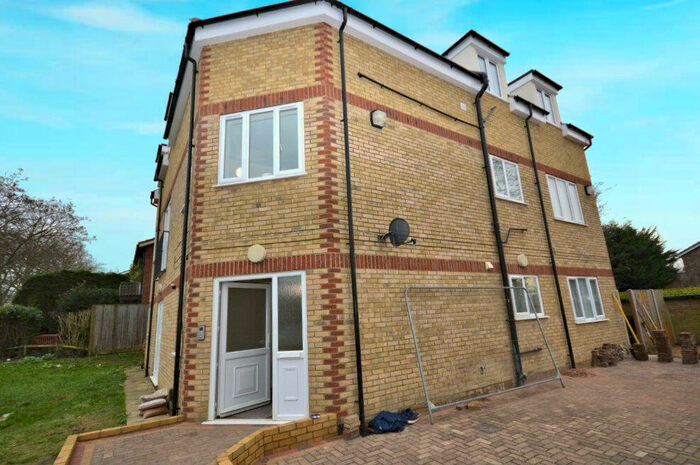 1 Bedroom Flat To Rent In Bandley Rise, Stevenage, SG2