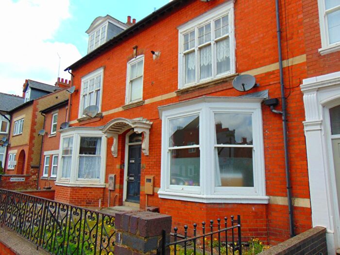 2 Bedroom Flat To Rent In Abington Avenue, Northampton, Northamptonshire, NN1