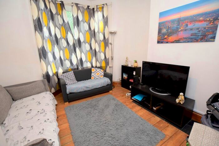 1 Bedroom Flat To Rent In Morley Road, Leyton, E10