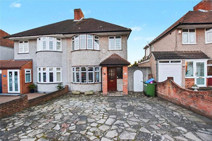 3 Bedroom Semi Detached House For Sale In Latham Road, Bexleyheath, DA6