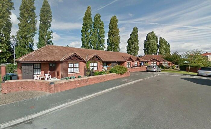 2 Bedroom Terraced Bungalow To Rent In Kingfisher Close, Doncaster, South Yorkshire, DN2