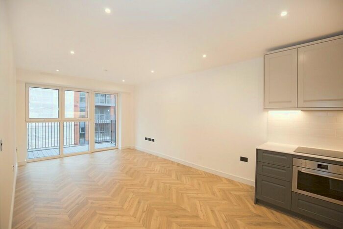 1 Bedroom Apartment To Rent In Royal Exchange, Kingston Upon Thames, KT1