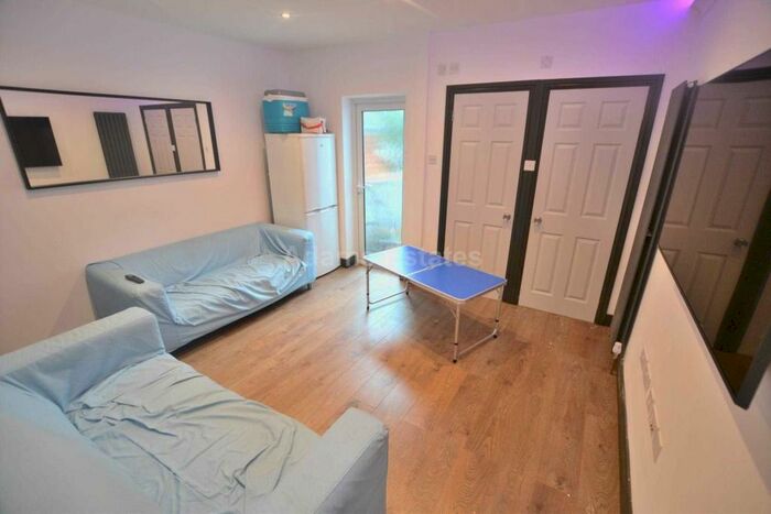 6 Bedroom Terraced House To Rent In Kings Road, Reading, RG1