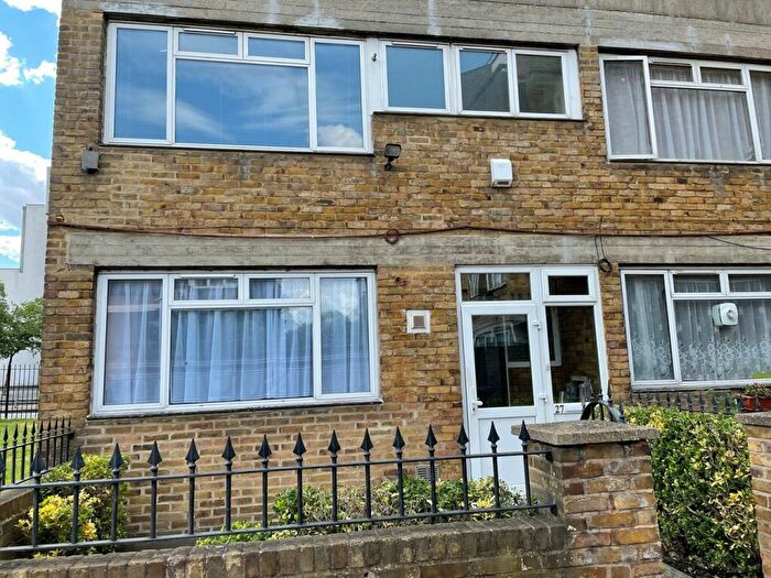 4 Bedroom Terraced House To Rent In Yarnfield Square, Peckham, SE15