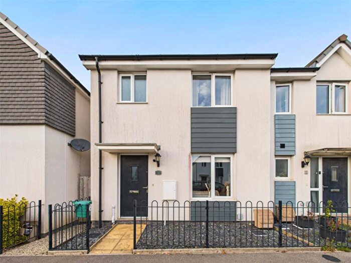 3 Bedroom End Of Terrace House For Sale In Long Field Road, Launceston, Cornwall, PL15