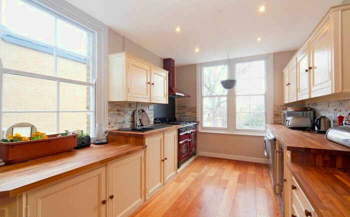 4 Bedroom Maisonette To Rent In Trinity Road, London, SW17