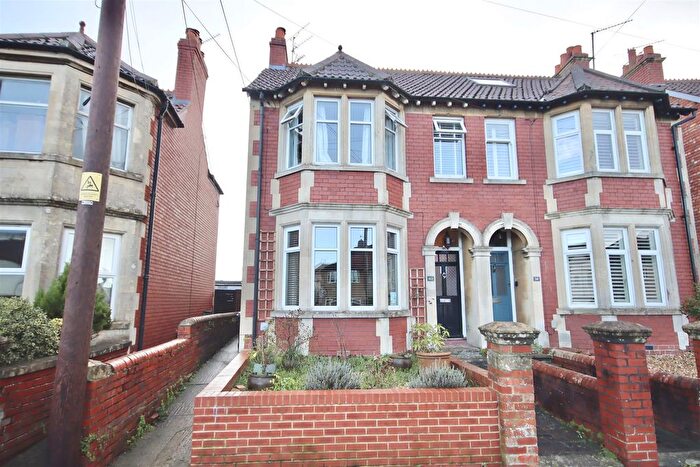 4 Bedroom Semi-Detached House For Sale In Audley Road, Chippenham, SN14