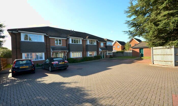 2 Bedroom Apartment To Rent In Milestone View Court, Caversham, RG4