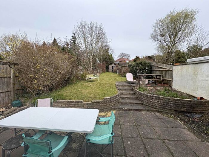 4 Bedroom Semi-Detached House To Rent In Strafford Gate, Potters Bar, EN6