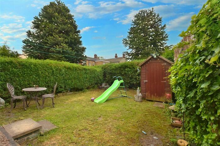 3 Bedroom Terraced House For Sale In Windsor Terrace, Gildersome, Morley, Leeds, LS27