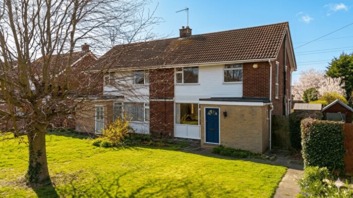 3 Bedroom Semi Detached House For Sale In Enfield Gardens, Peterborough, PE3