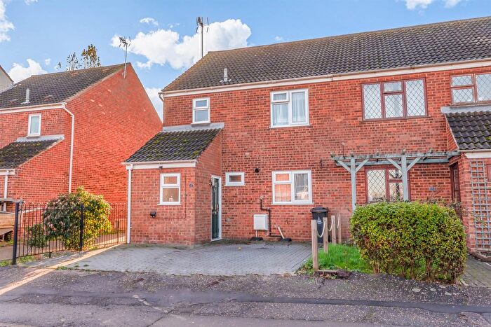 3 Bedroom Semi Detached House For Sale In Everest Way, Heybridge, Maldon, CM9