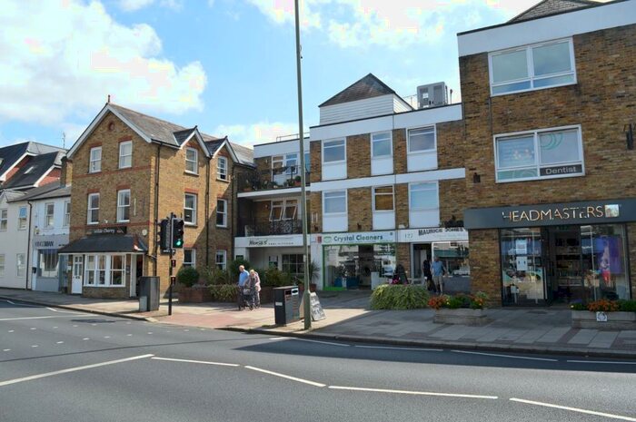 1 Bedroom Flat To Rent In Alfred House, - Oatlands Drive, Weybridge, KT13