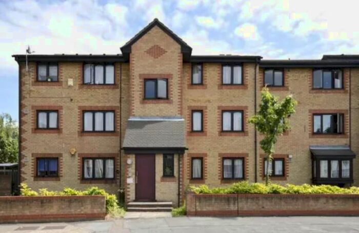 2 Bedroom Flat To Rent In Francis Street, London, E15