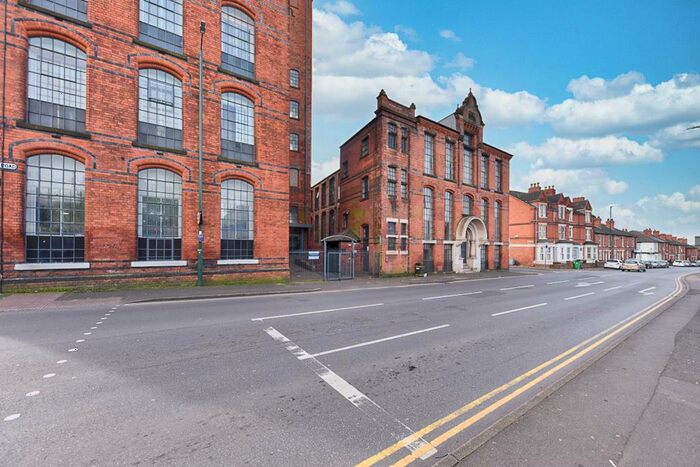 2 Bedroom Flat To Rent In Hartley Road, Nottingham, NG7