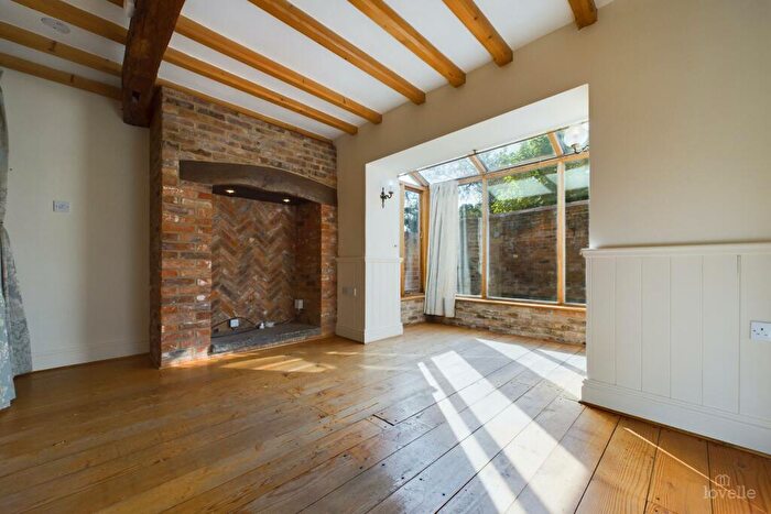 2 Bedroom Character Property For Sale In Kingsgarth, Barton-upon-Humber, North Lincolnshire, DN18