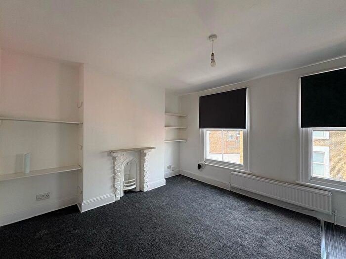 1 Bedroom Flat To Rent In Victoria Park Road, London, E9