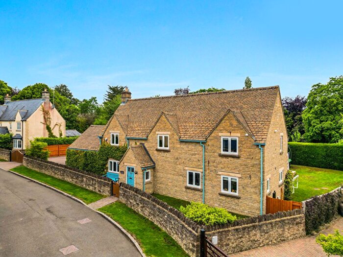4 Bedroom Detached House For Sale In Tall Trees, Cirencester, GL7