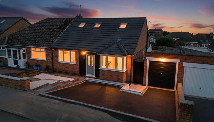 4 Bedroom Semi-Detached Bungalow For Sale In Wychwood Avenue, Finham, Coventry, CV3