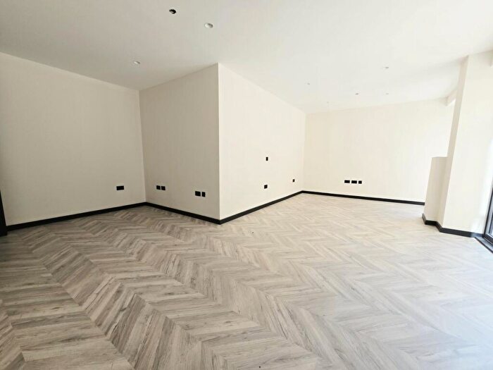 Flat To Rent In Windsor Road, SL1