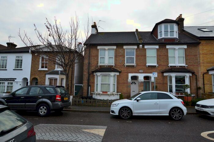 2 Bedroom Flat To Rent In Mulberry Way, South Woodford, E18