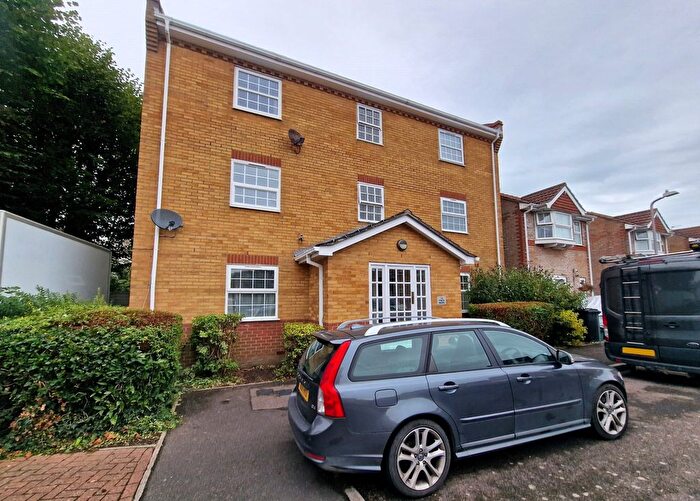 2 Bedroom Flat To Rent In Finch Mews, Walmer, CT14