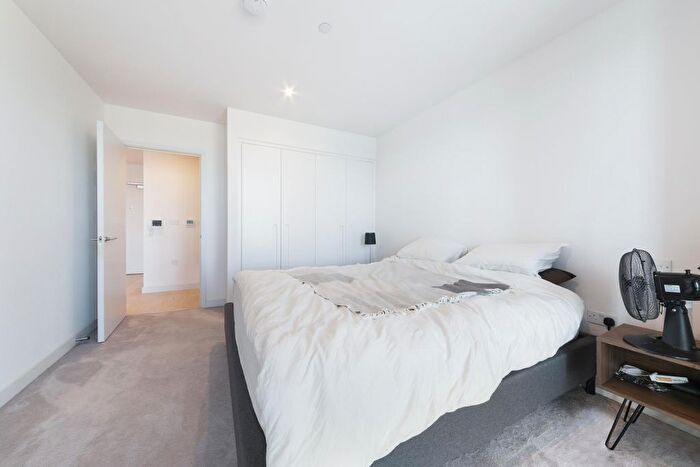 1 Bedroom Flat For Sale In Bonnet Street, London, E16