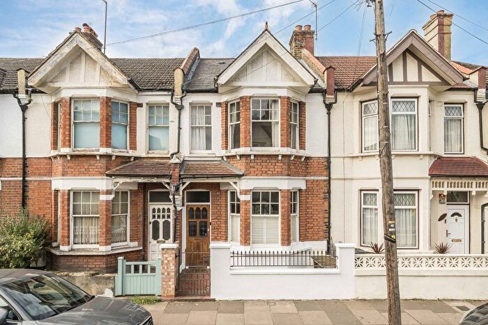 3 Bedroom Terraced House For Sale In Eswyn Road, Tooting, SW17