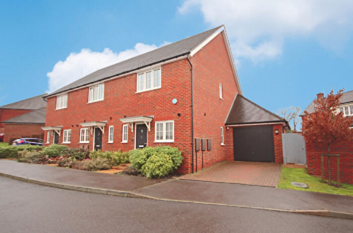 2 Bedroom End Of Terrace House For Sale In Randall Way, Billingshurst, RH14