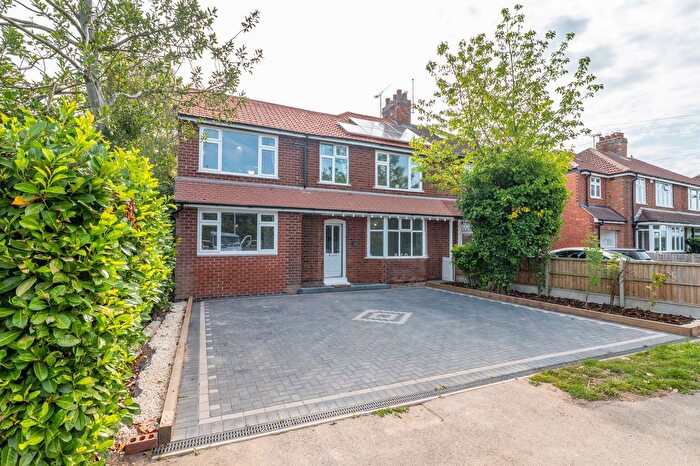 4 Bedroom Semi-Detached House For Sale In Winchester Road, Countesthorpe, LE8