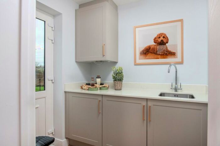 4 Bedroom Detached House For Sale In Blenheim Avenue, Brough, HU15