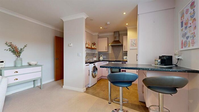 1 Bedroom Flat To Rent In Kirtleton Avenue, Weymouth, DT4