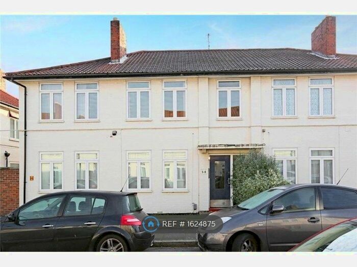 3 Bedroom Flat To Rent In Meade Close, Chiswick, W4